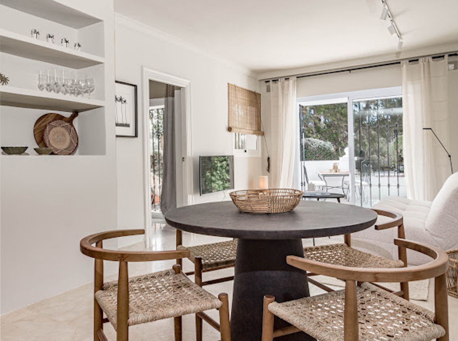 27e3cc0e8677232f0137e4ef464259dc - 7