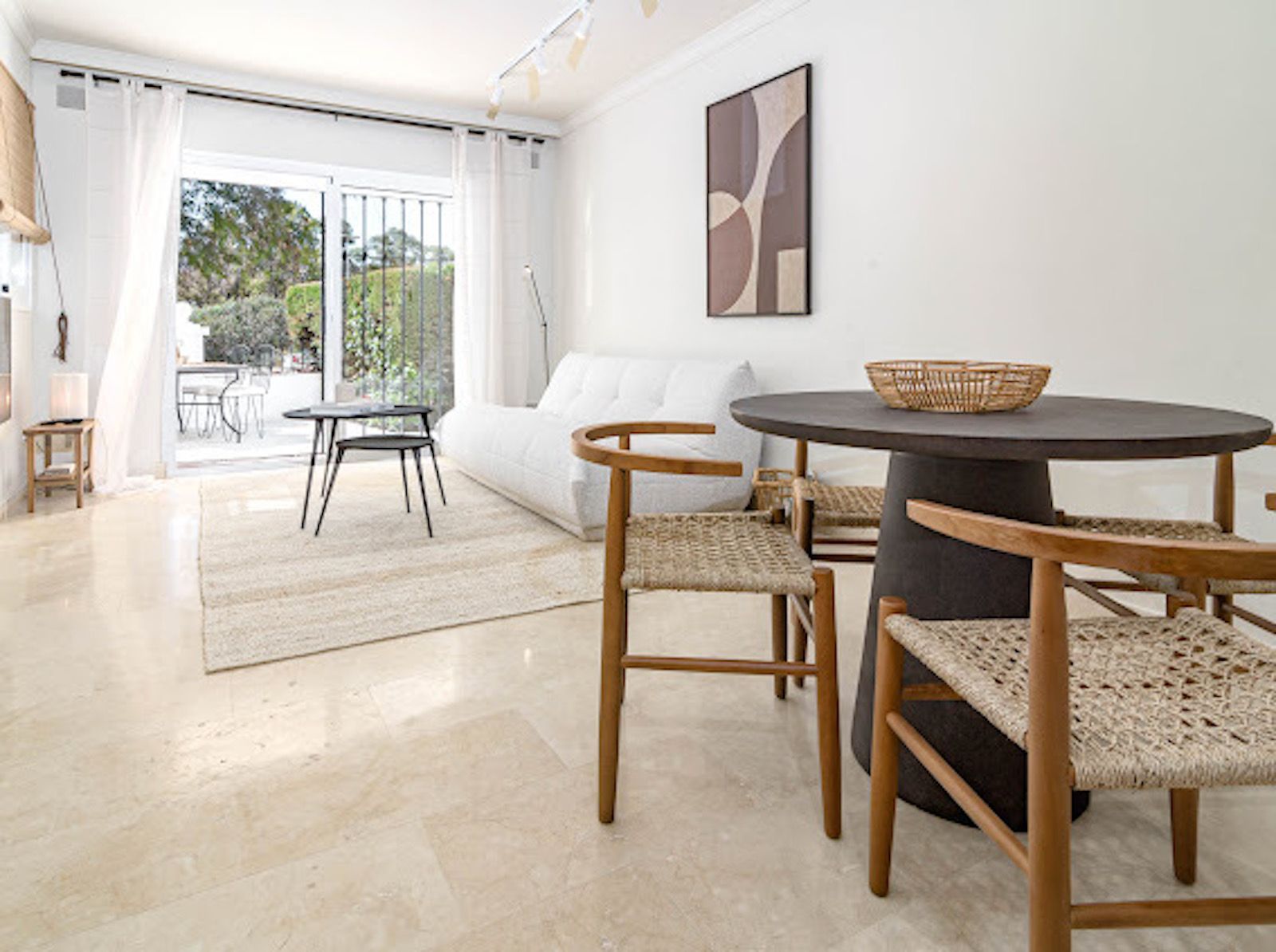 27e3cc0e8677232f0137e4ef464259dc - 8