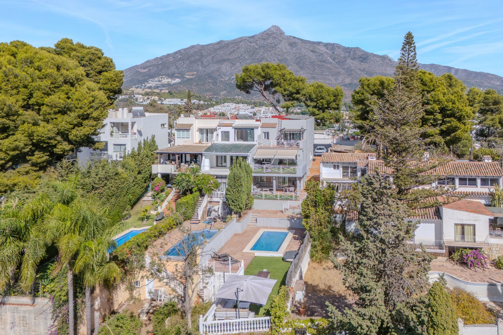 293d9739926a85cac21b6f510aeac89e - 1