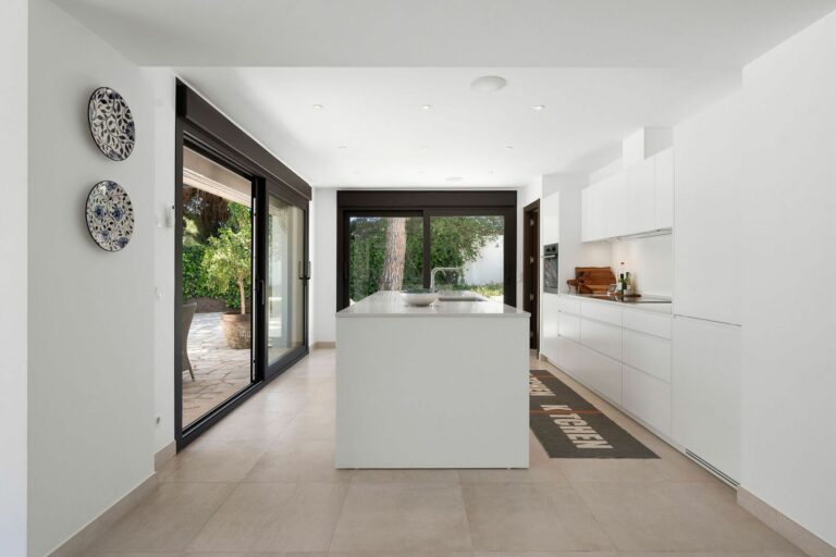 2c0ba4bdf80e970a2778dfc7e057542e - 10