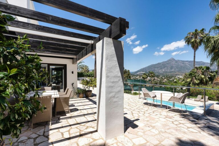 2c0ba4bdf80e970a2778dfc7e057542e - 13