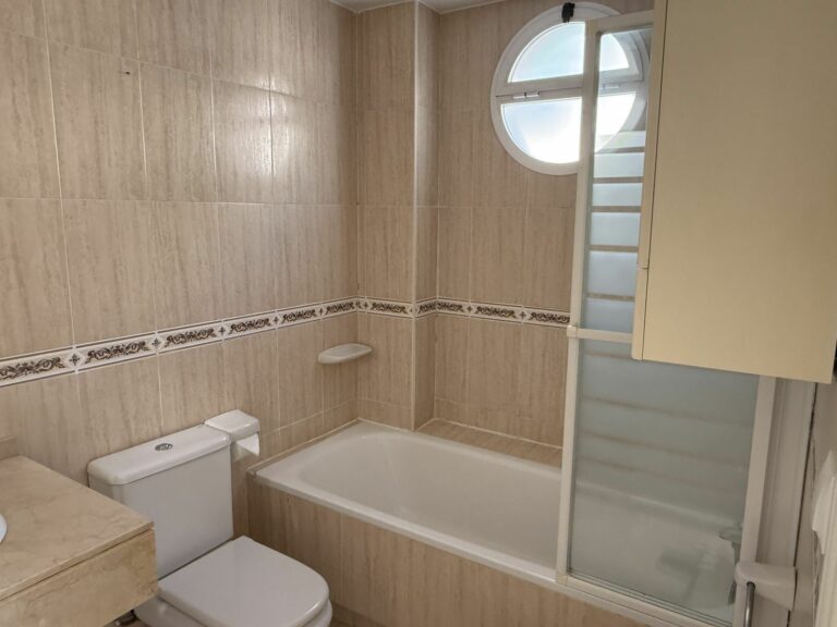 2c4f51593cbd86610327c381cf0c9069 - 16