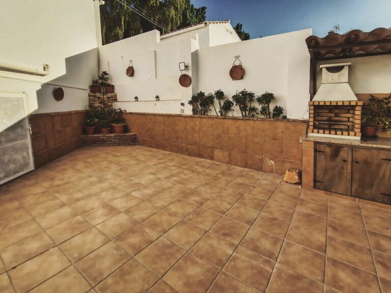 2c81bae9b62466ffd3d178fa67dc7c29 - 12