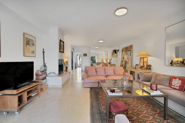 2d3aa501cc79edb8e9116c43a2590eac - 9