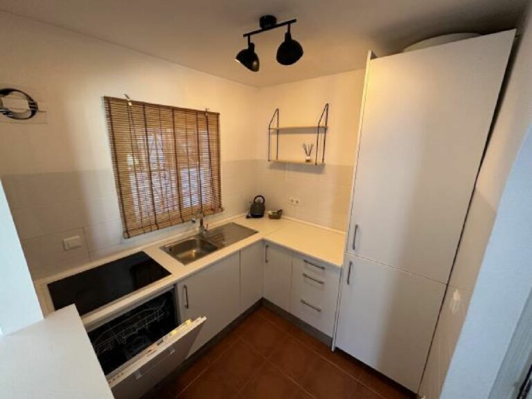 300b5d46a8a78a4fb2cdc09fac5cb058 - 9