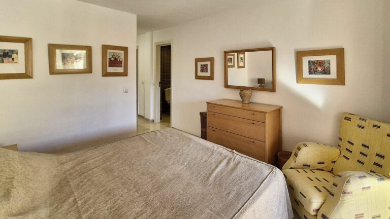 3045082f6e116a26bee21a9a5a85cb46 - 12