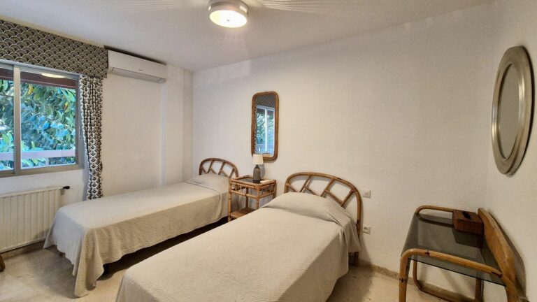 3045082f6e116a26bee21a9a5a85cb46 - 13