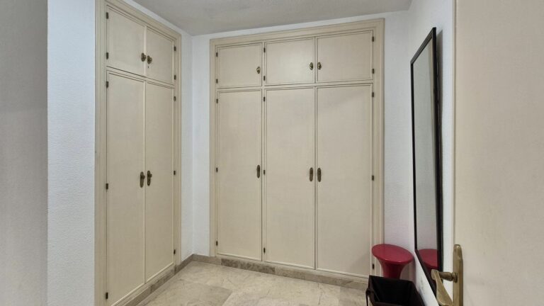 3045082f6e116a26bee21a9a5a85cb46 - 15