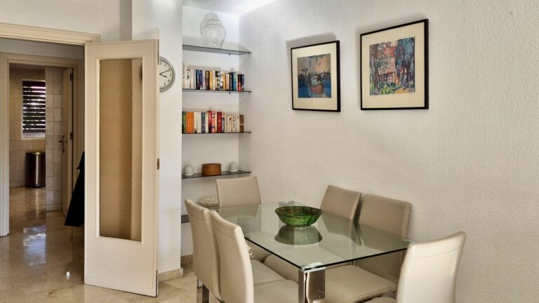 3045082f6e116a26bee21a9a5a85cb46 - 8