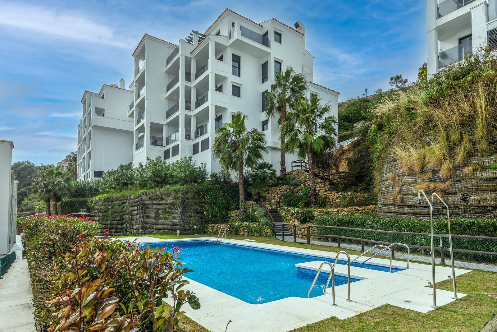 308cf77a4fdd2623ce4ea3c4c574d080 - 1