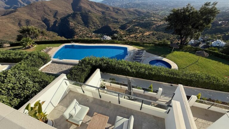 30d05b8536bd3e0eb07e707628cc950c - 15