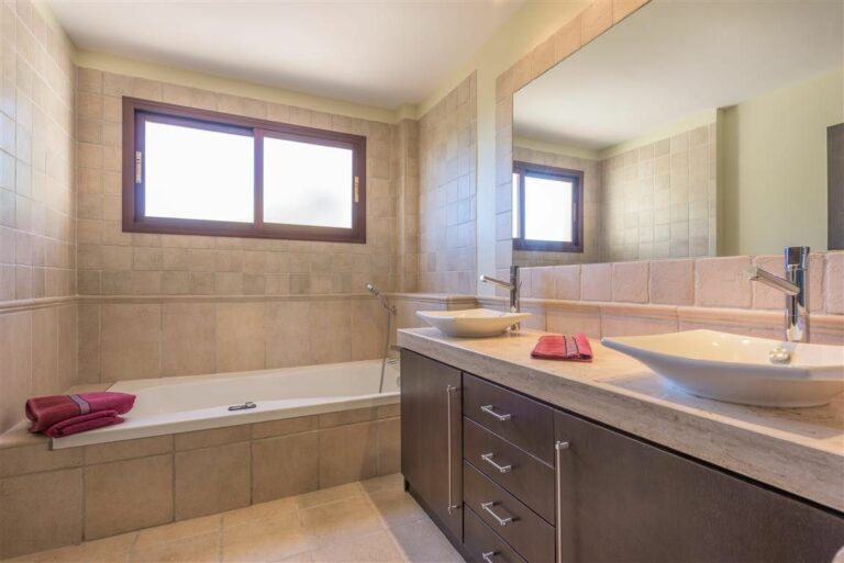 313fb59d78ff82ffbefd76f0222d6140 - 7