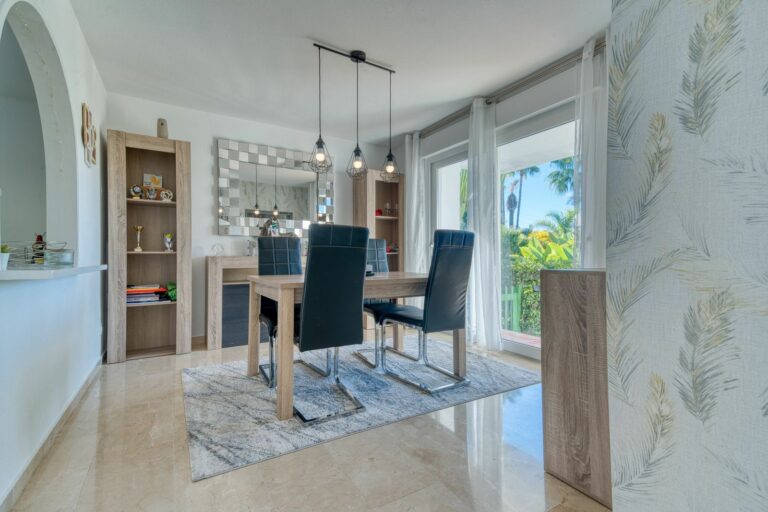 323cb29678ac05fef5596c99b46b1930 - 15