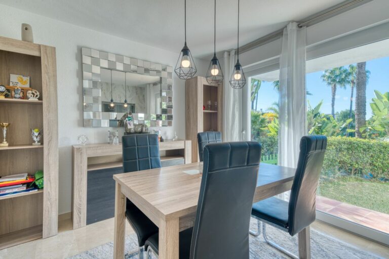 323cb29678ac05fef5596c99b46b1930 - 16