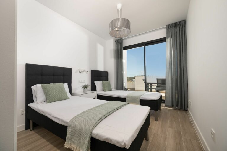 332c22dc37420477223f14905d4ef0af - 15