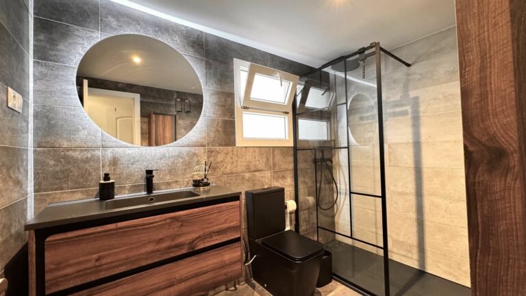 335e8c9b771f051dc787b9e6e781c119 - 15