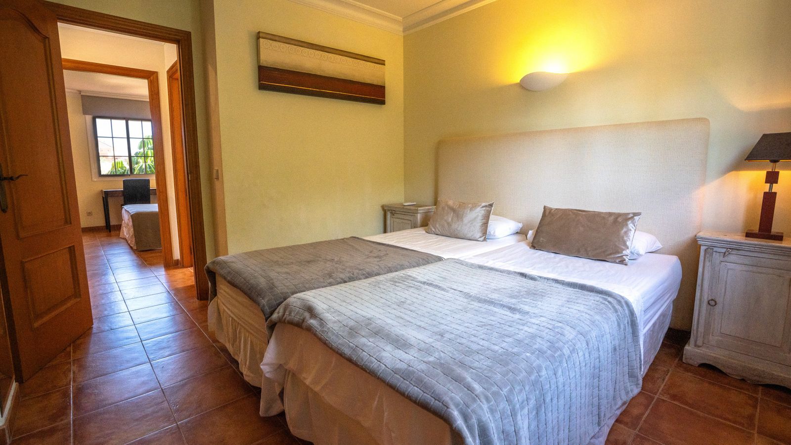 34911dcb077f5e42d8dbb586b351d530 - 14