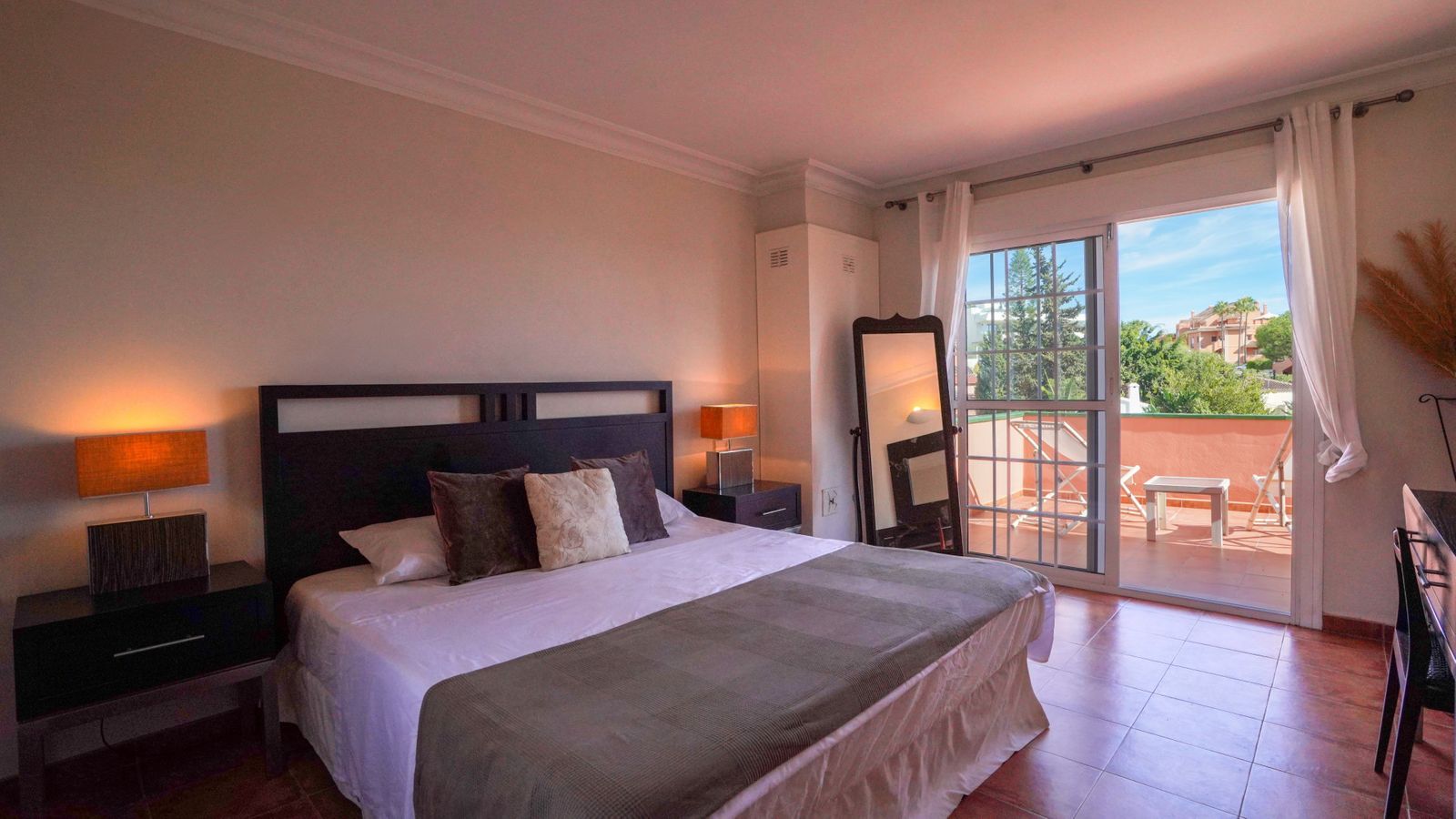 34911dcb077f5e42d8dbb586b351d530 - 9