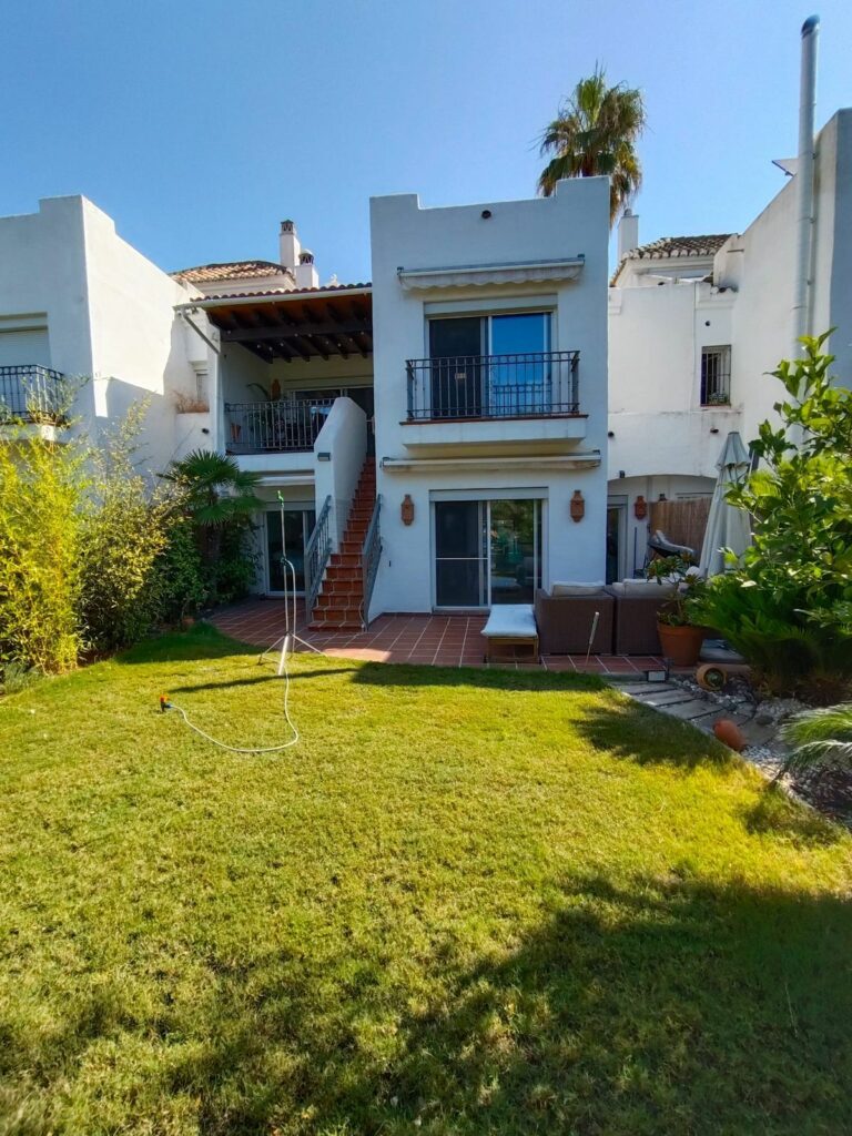 34e4687297660d8ed83c462194c46db9 - 1