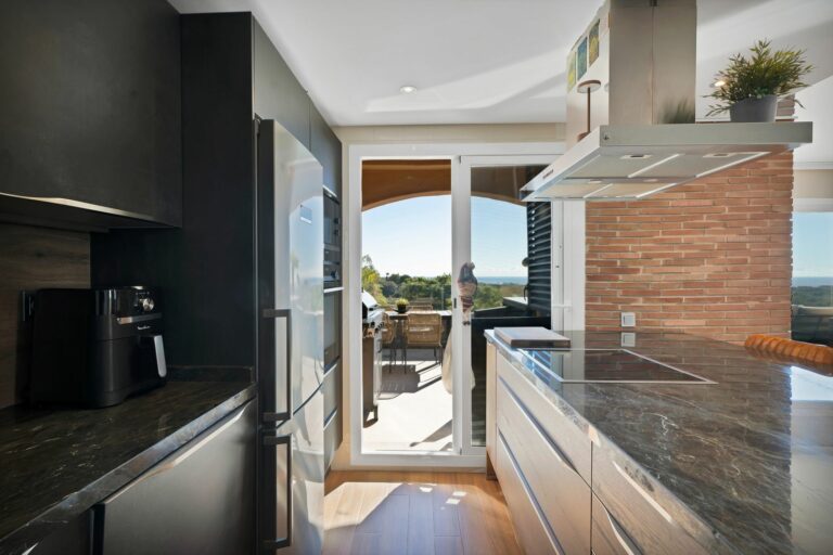 3553ba3a131d467c5883c8200be5d10a - 14