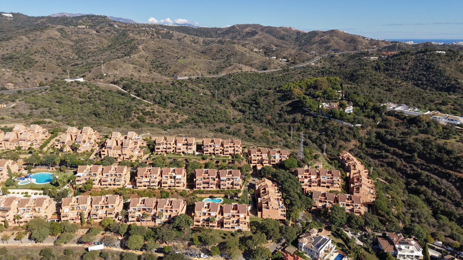 3553ba3a131d467c5883c8200be5d10a - 3