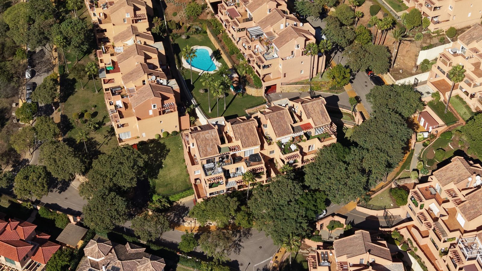 3553ba3a131d467c5883c8200be5d10a - 4