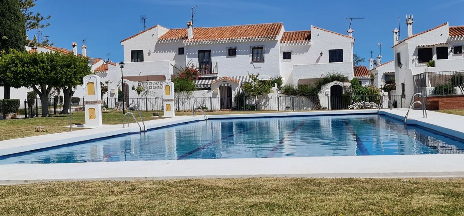 355f7308892b7ec6f3f836233c9781c1 - 1