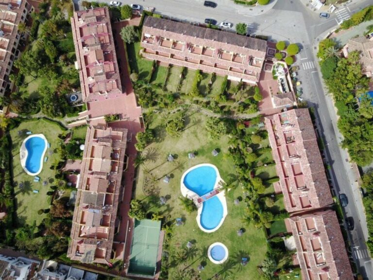 36a01f8fc4e1a4e1296c3bf5e895dad8 - 1