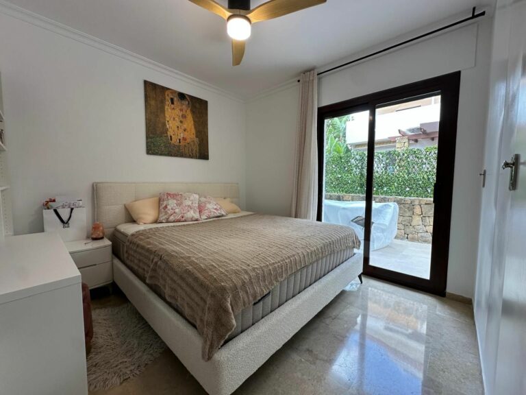 3742d0abd2507b588b1f0604433db0c1 - 9