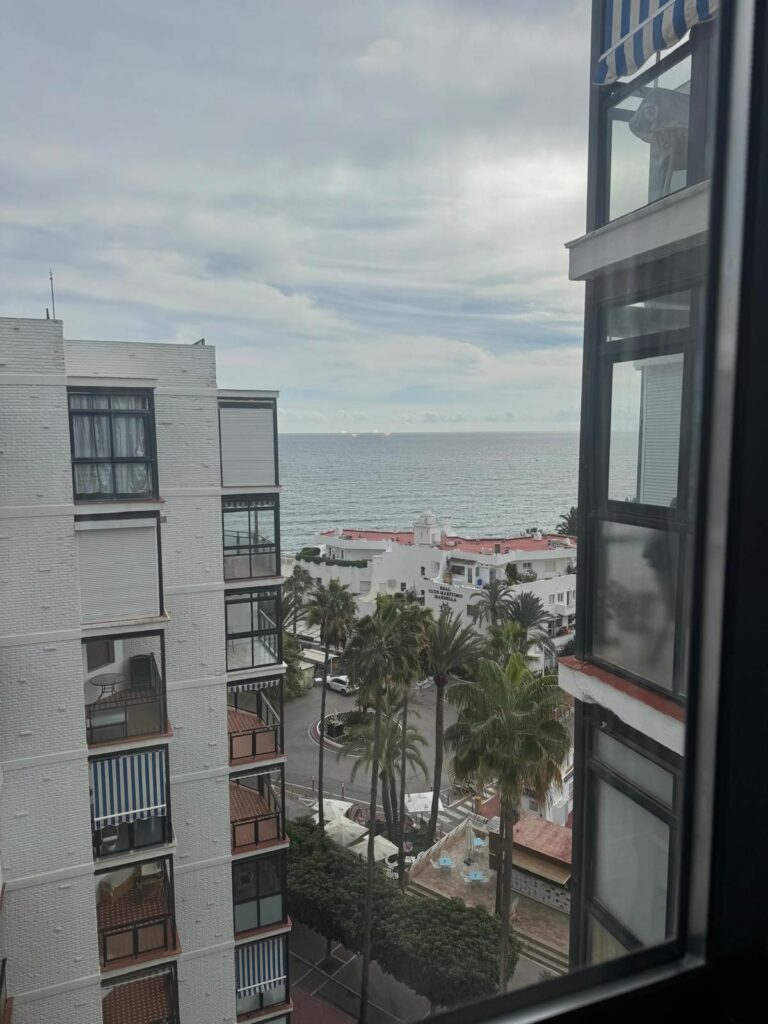 37a00398edc5d309f33f1ff2e3be995c - 1