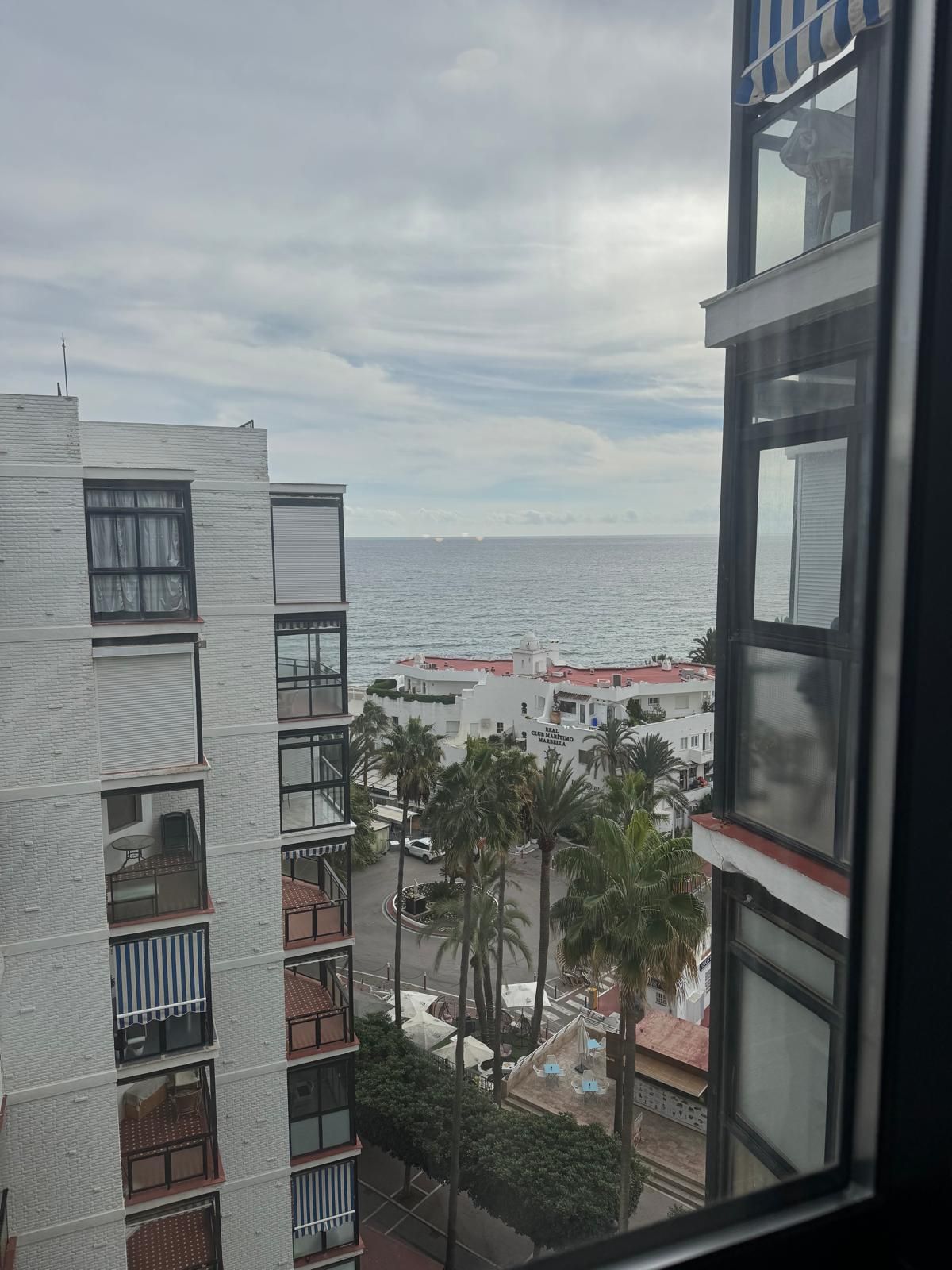 37a00398edc5d309f33f1ff2e3be995c - 1