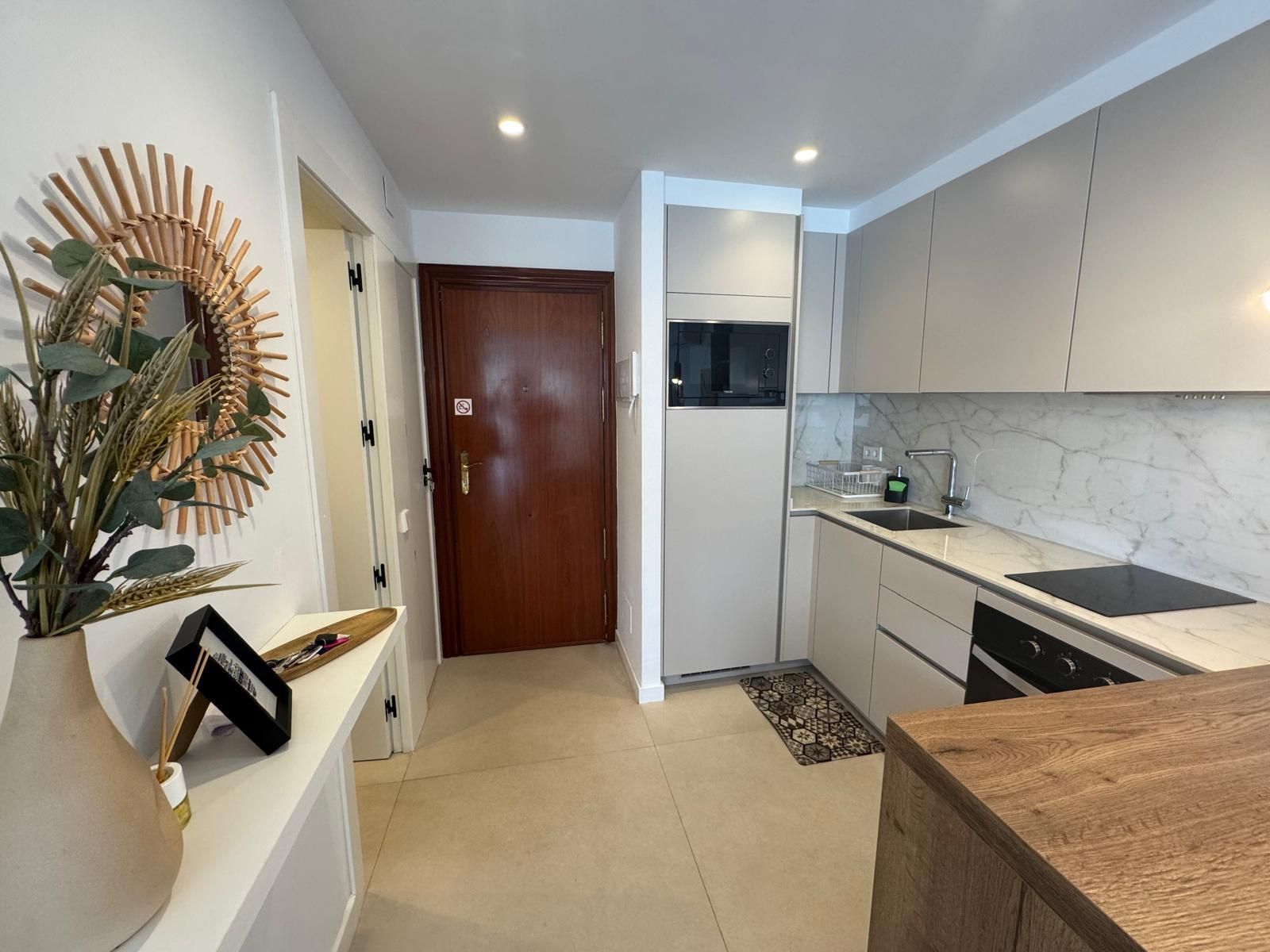 37a00398edc5d309f33f1ff2e3be995c - 10