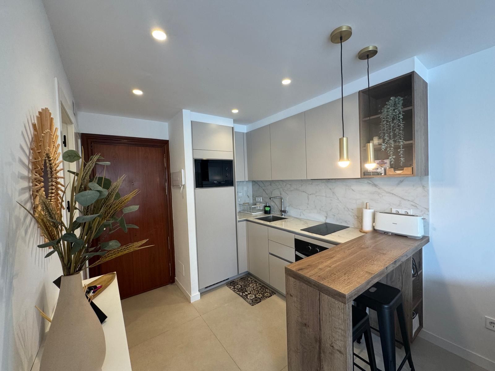 37a00398edc5d309f33f1ff2e3be995c - 13