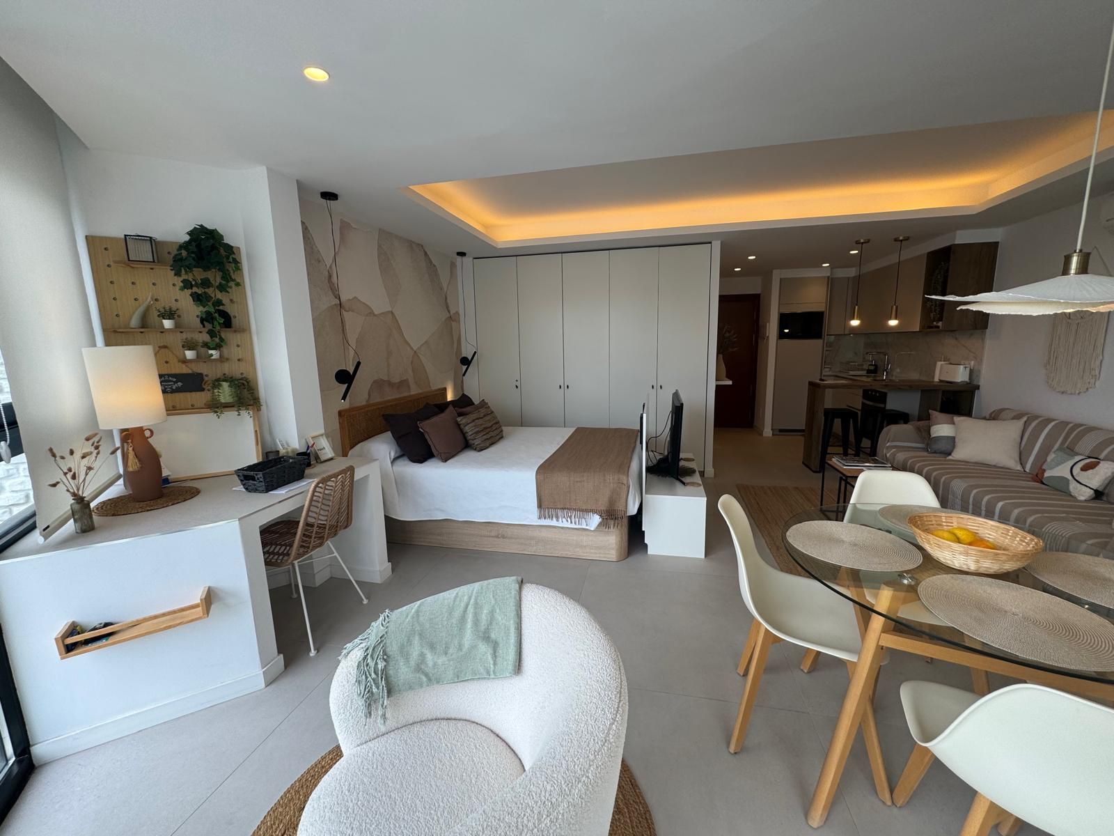 37a00398edc5d309f33f1ff2e3be995c - 7