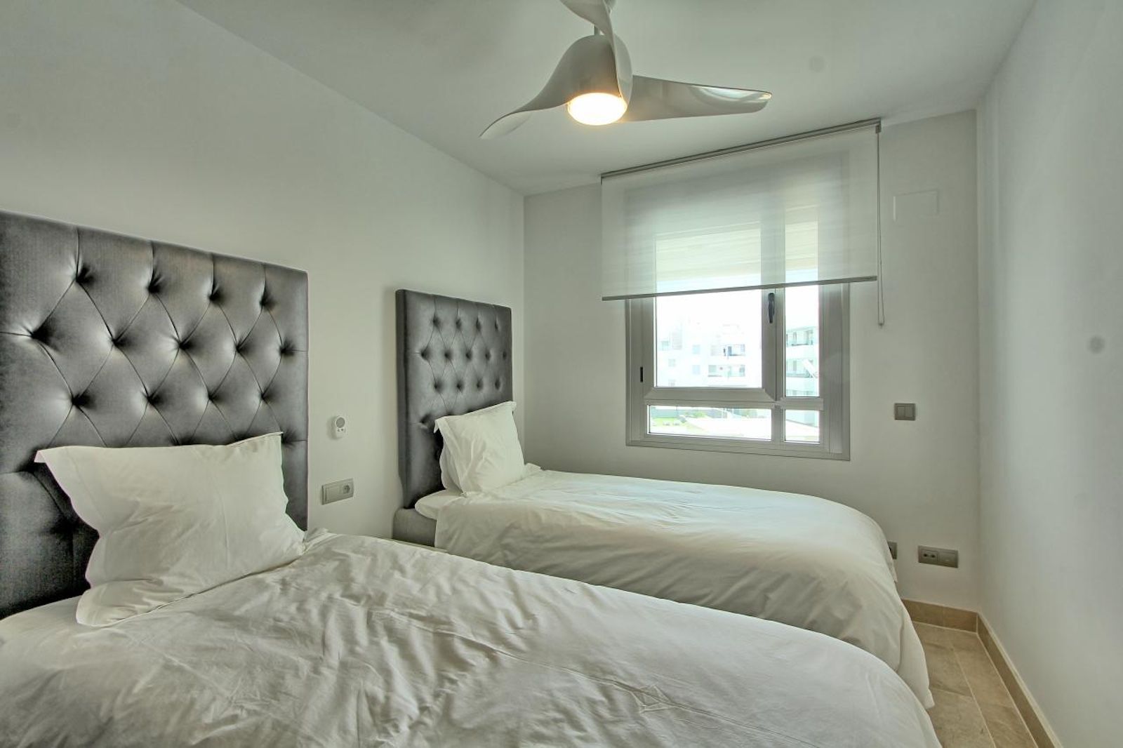 37b7df8e0e6ff62e0142814c659df1b8 - 12