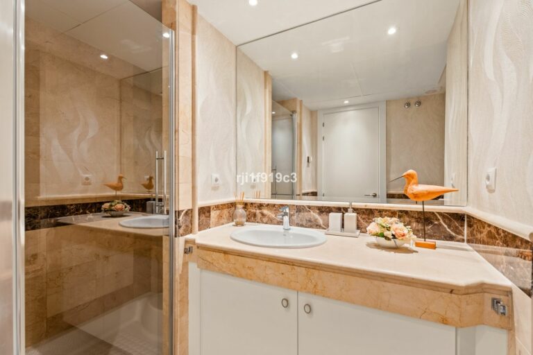 3ab03e8352c4e89da40a37a68cbaa2a7 - 11