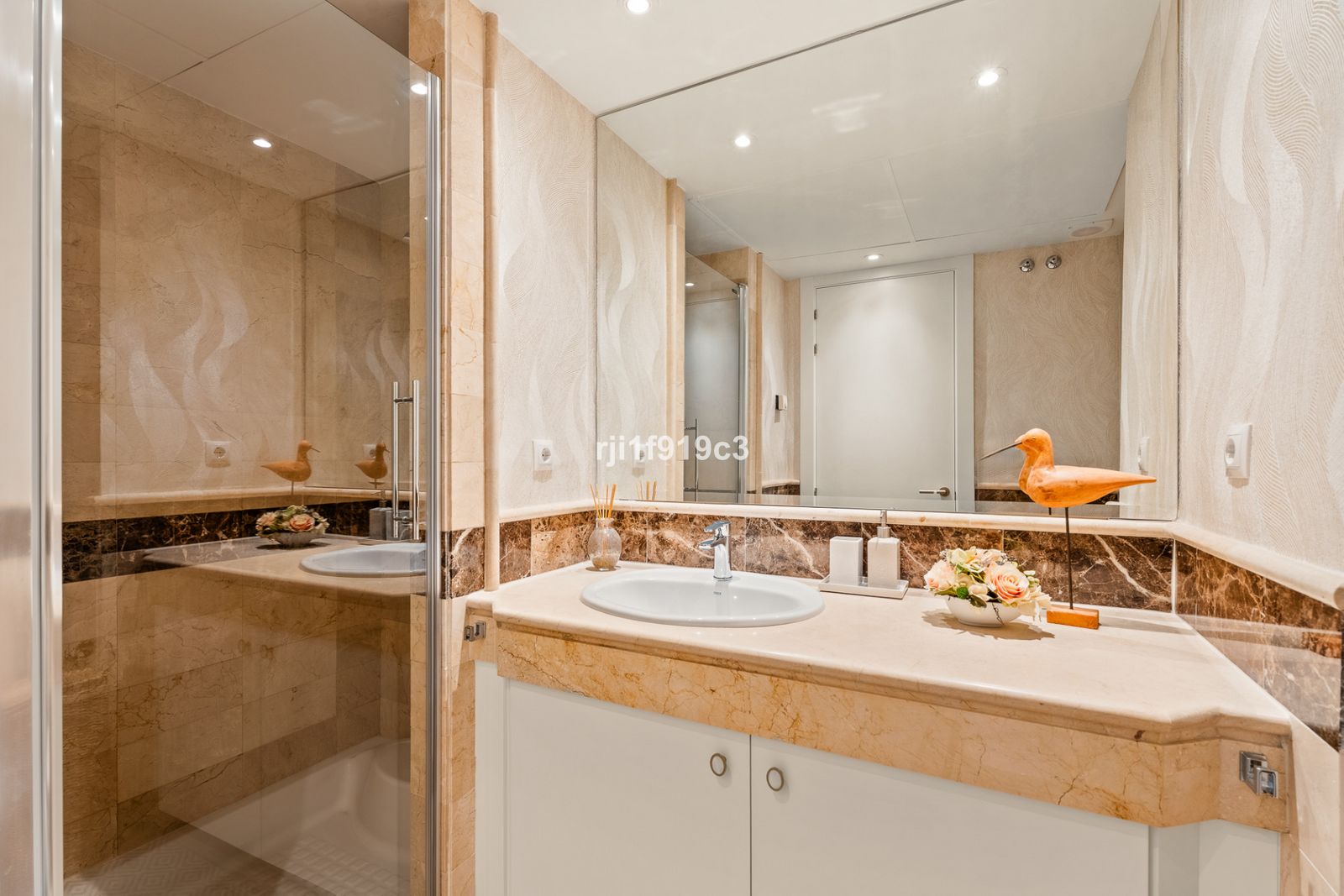 3ab03e8352c4e89da40a37a68cbaa2a7 - 11