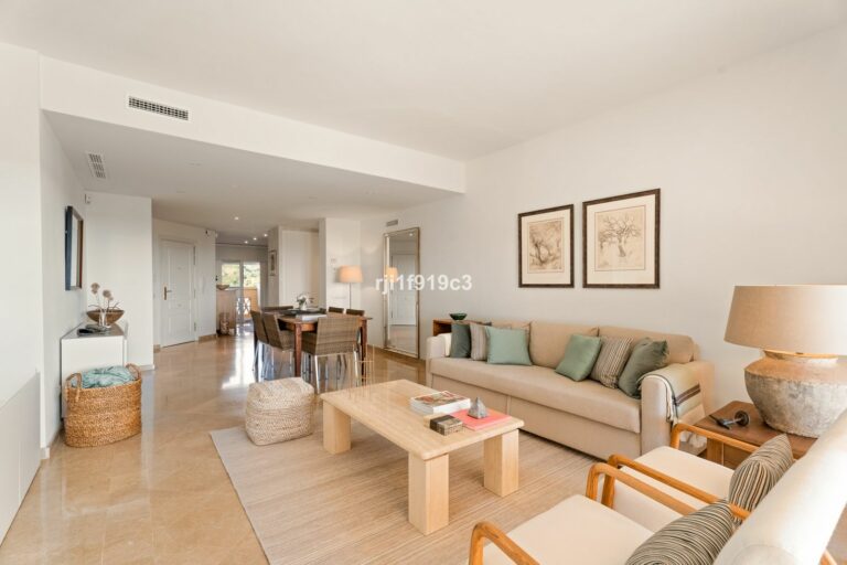 3ab03e8352c4e89da40a37a68cbaa2a7 - 15