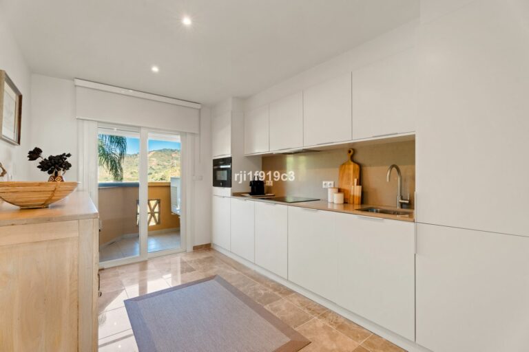 3ab03e8352c4e89da40a37a68cbaa2a7 - 6