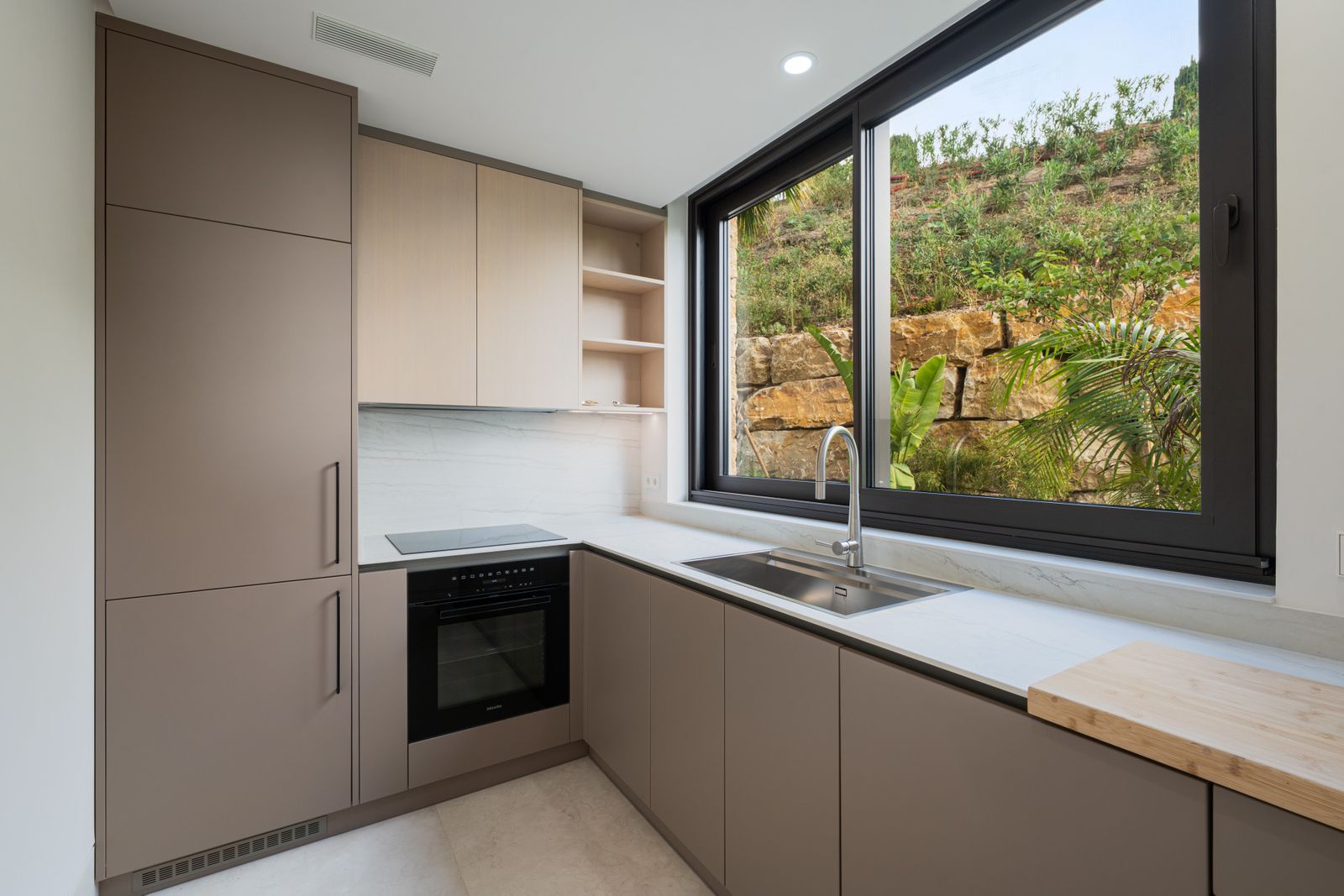 3aed183f9efb7965339c37bb28515cc7 - 11