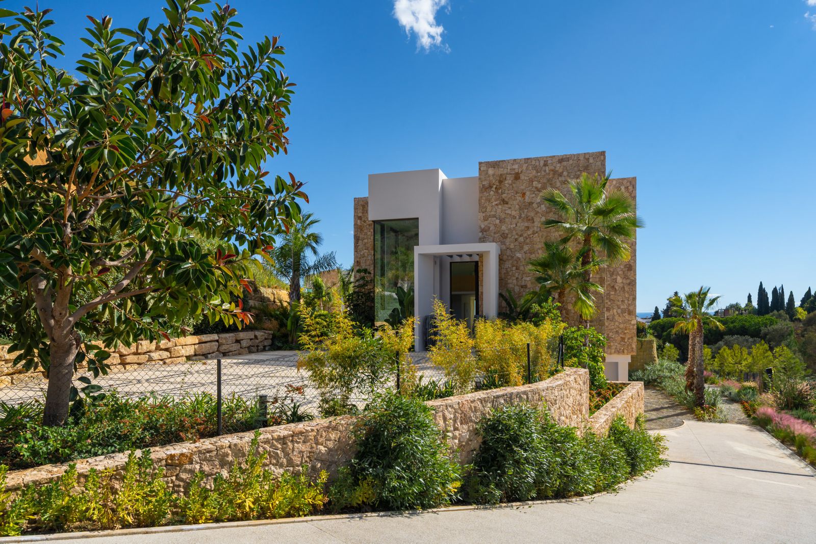 3aed183f9efb7965339c37bb28515cc7 - 4