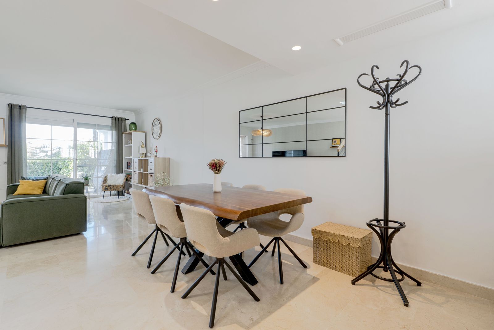 3c2f35ac9924f4b89b7f1a93f9ada22a - 4