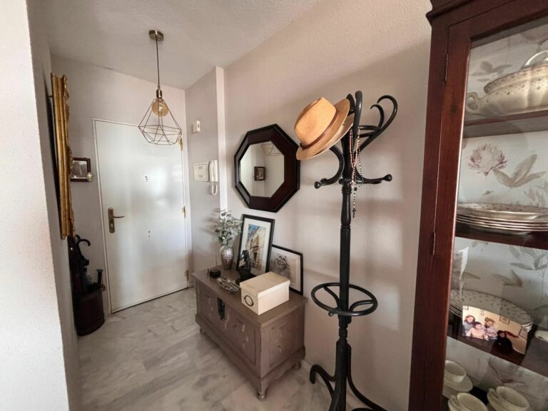 3d47d9c266a158f6e2393d37aae5066e - 16