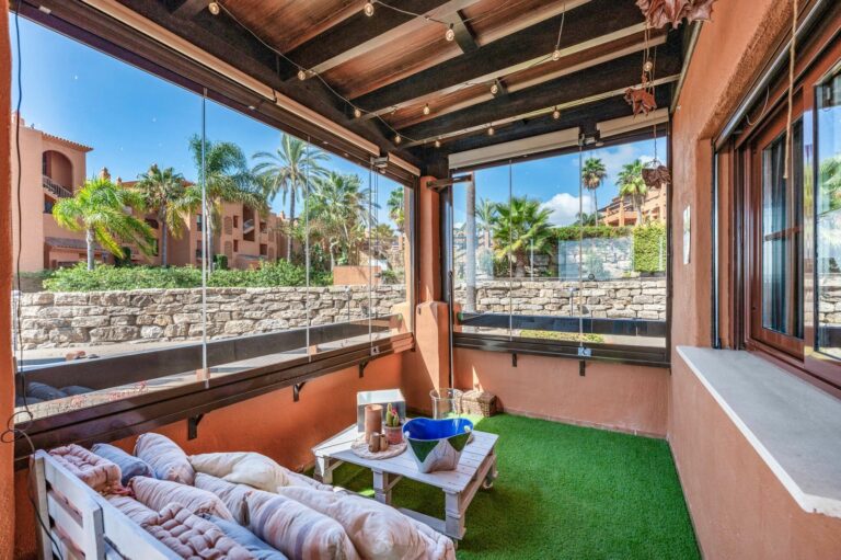 3e4f00bcb8f4bf1ba4726a37814f21ec - 10