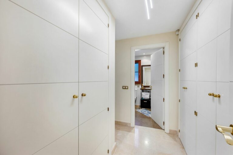 3e4f00bcb8f4bf1ba4726a37814f21ec - 13