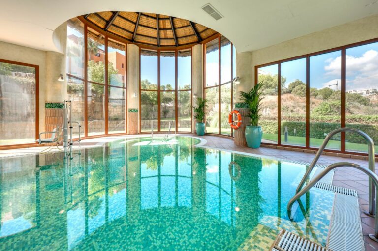 3e4f00bcb8f4bf1ba4726a37814f21ec - 2