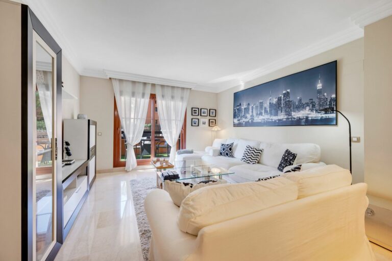 3e4f00bcb8f4bf1ba4726a37814f21ec - 7