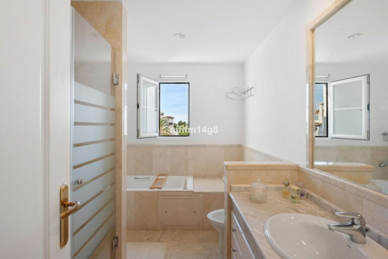 43a5dfe9a496d3e98fcc7e6485a7be7e - 16