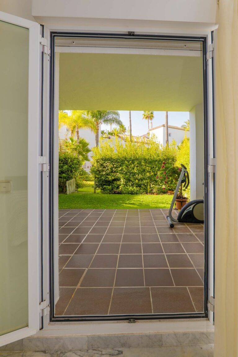 43e2f13b63bd0b95641d90e3ac807dfe - 16