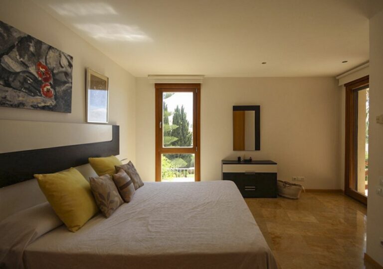 45956e1e60aedd586772ec60378c79d7 - 14